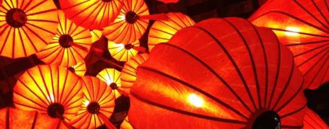 Seide Orange Lampions als Hängeleuchten Seide Orange Lampions als Hängeleuchten